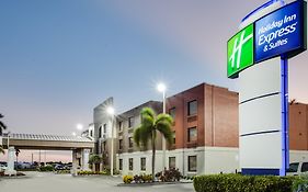 Holiday Inn Express Clewiston